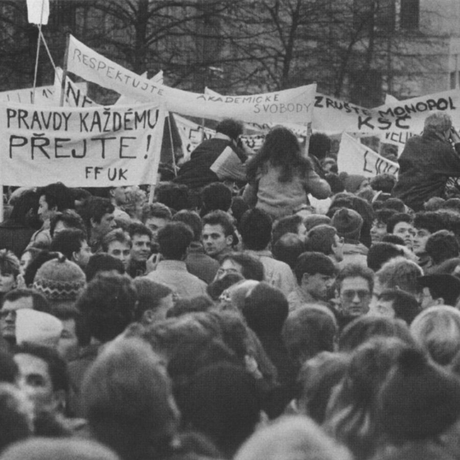 Na cestě k sametové revoluci (17. listopad 1989)