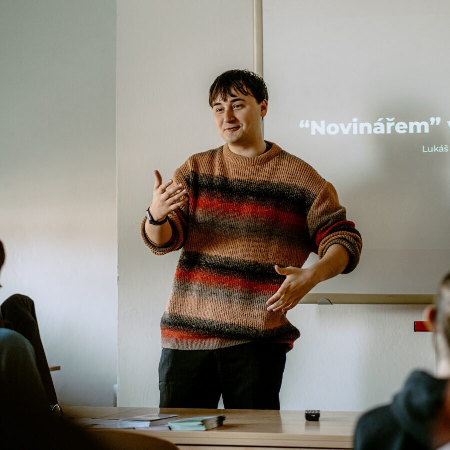 Média v digitální době s youtuberem Lukefrym